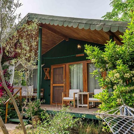 Etenna Beach Bungalows Чирали Экстерьер фото