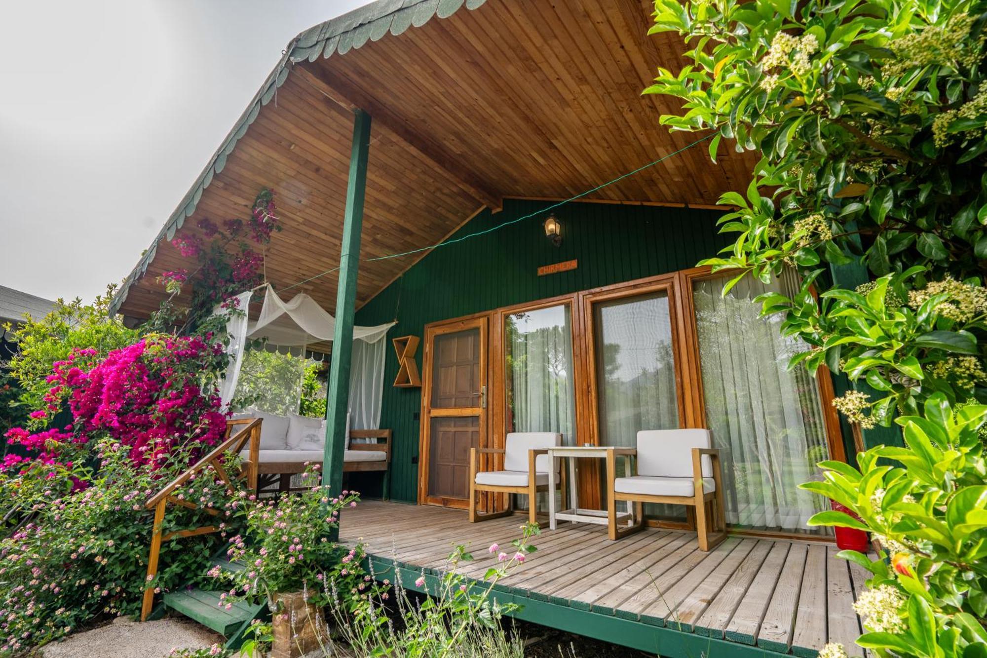 Etenna Beach Bungalows Чирали Экстерьер фото