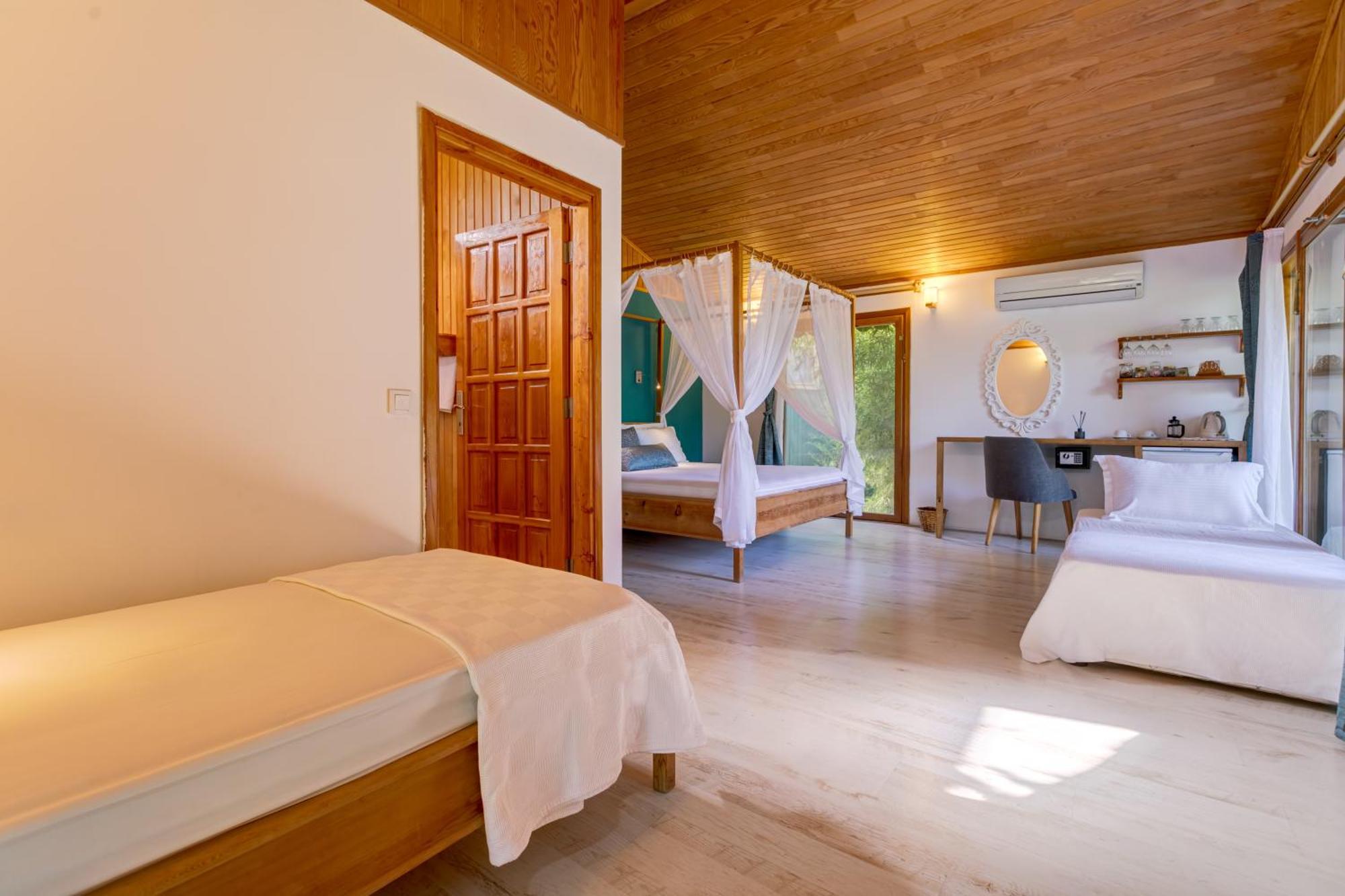 Etenna Beach Bungalows Чирали Экстерьер фото