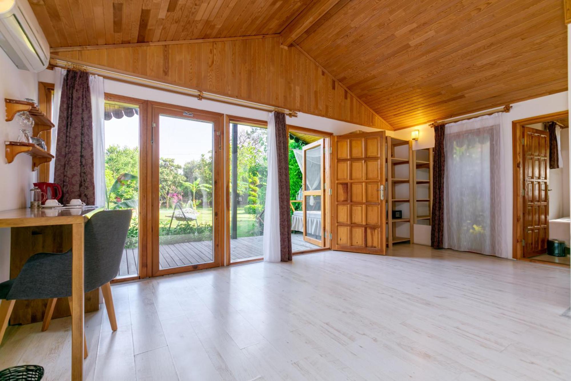 Etenna Beach Bungalows Чирали Экстерьер фото
