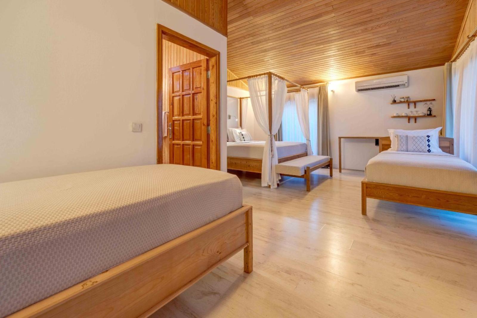 Etenna Beach Bungalows Чирали Экстерьер фото