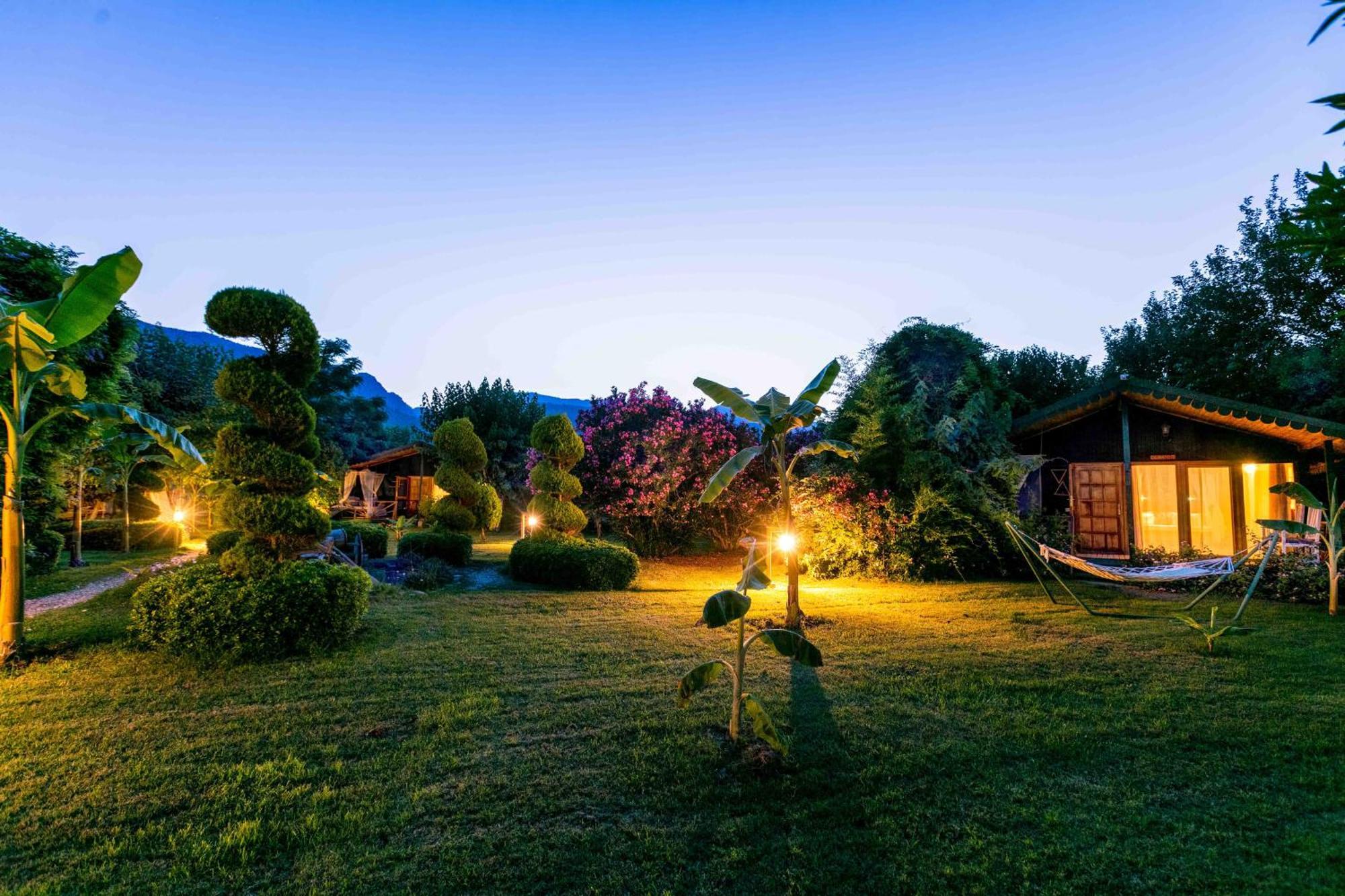 Etenna Beach Bungalows Чирали Экстерьер фото