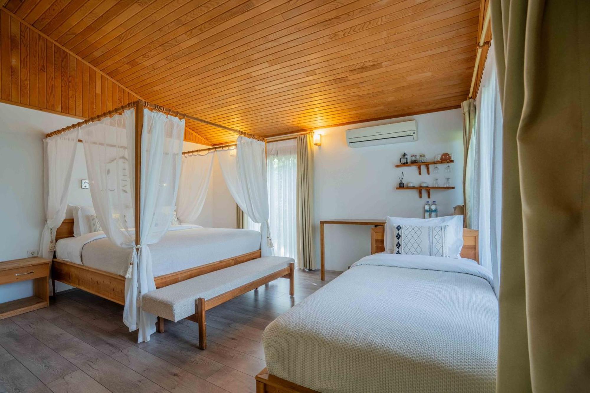 Etenna Beach Bungalows Чирали Экстерьер фото